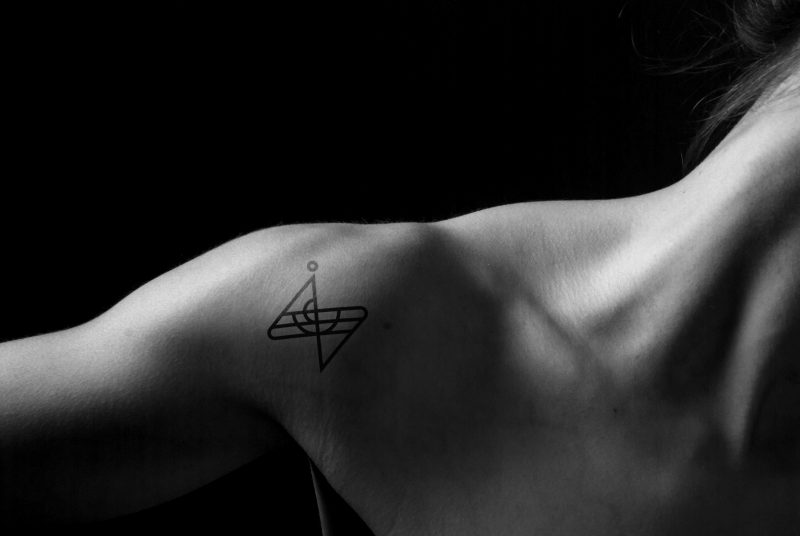 tatouage prenom en symbole
