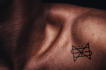 tatouage prenom monogramme